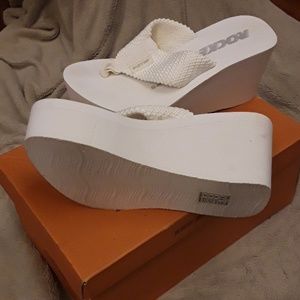 Rocket flip flops